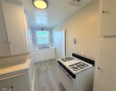 901 N San Gabriel Avenue - Photo Thumbnail 4