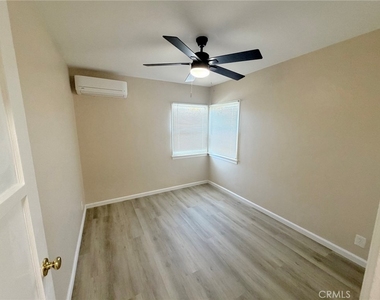 901 N San Gabriel Avenue - Photo Thumbnail 9