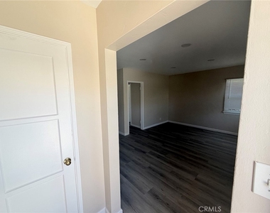 901 N San Gabriel Avenue - Photo Thumbnail 2