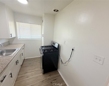 316 N San Gabriel Avenue - Photo Thumbnail 5