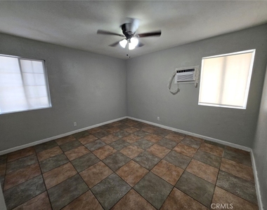 16466 Arrow Boulevard - Photo Thumbnail 9