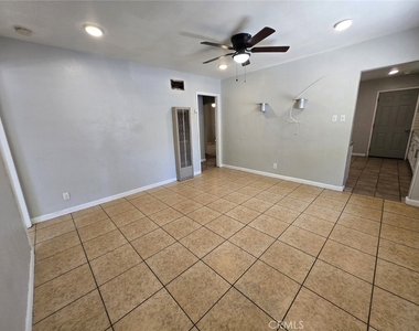 16466 Arrow Boulevard - Photo Thumbnail 2