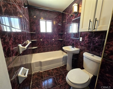 16466 Arrow Boulevard - Photo Thumbnail 7