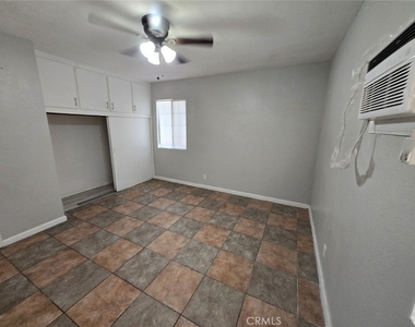16466 Arrow Boulevard - Photo Thumbnail 10