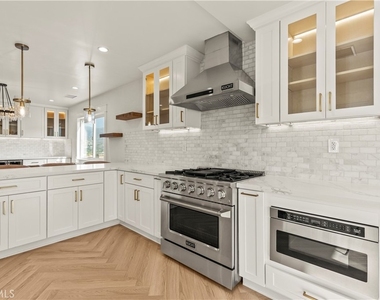 2610 Partridge Place - Photo Thumbnail 7