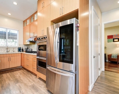 1018 La Presa Drive - Photo Thumbnail 5