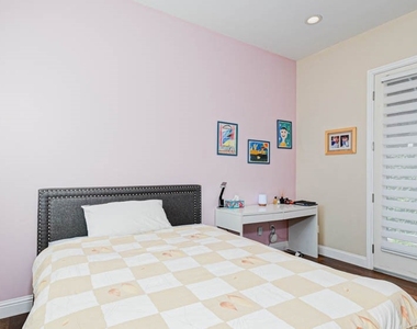 1018 La Presa Drive - Photo Thumbnail 22