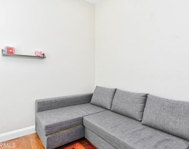 1018 La Presa Drive - Photo Thumbnail 17