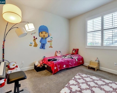 582 Mandevilla Dr - Photo Thumbnail 26