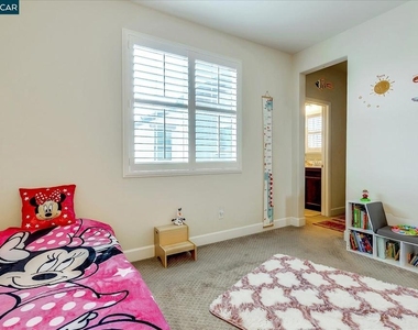 582 Mandevilla Dr - Photo Thumbnail 25