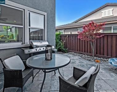 582 Mandevilla Dr - Photo Thumbnail 33