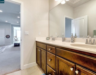 582 Mandevilla Dr - Photo Thumbnail 32