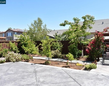 582 Mandevilla Dr - Photo Thumbnail 36