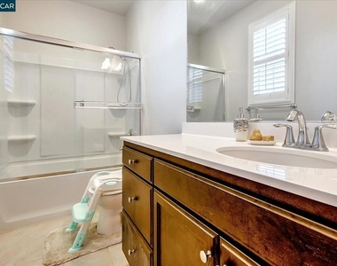 582 Mandevilla Dr - Photo Thumbnail 27