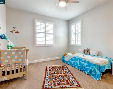 582 Mandevilla Dr - Photo Thumbnail 28
