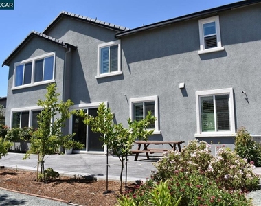 582 Mandevilla Dr - Photo Thumbnail 38