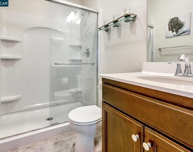 582 Mandevilla Dr - Photo Thumbnail 14