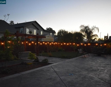582 Mandevilla Dr - Photo Thumbnail 40