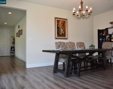 582 Mandevilla Dr - Photo Thumbnail 11
