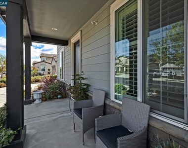582 Mandevilla Dr - Photo Thumbnail 7
