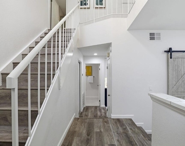 4773 Ridgewood Dr - Photo Thumbnail 4