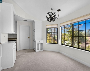 5012 Lakeview Dr. #201 - Photo Thumbnail 5