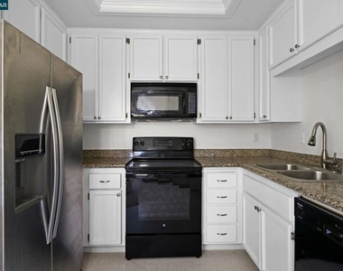 5012 Lakeview Dr. #201 - Photo Thumbnail 11