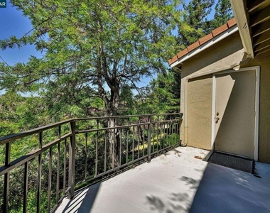 5012 Lakeview Dr. #201 - Photo Thumbnail 8