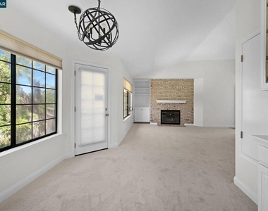 5012 Lakeview Dr. #201 - Photo Thumbnail 7