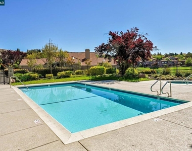5012 Lakeview Dr. #201 - Photo Thumbnail 27
