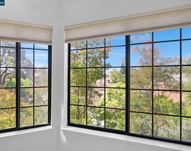 5012 Lakeview Dr. #201 - Photo Thumbnail 6