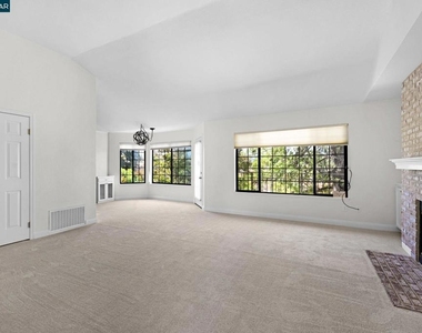 5012 Lakeview Dr. #201 - Photo Thumbnail 3