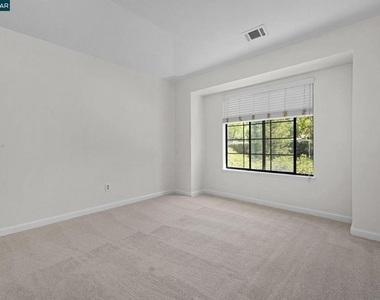 5012 Lakeview Dr. #201 - Photo Thumbnail 14