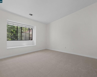 5012 Lakeview Dr. #201 - Photo Thumbnail 17