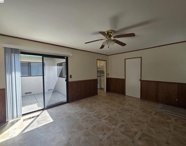11732 Bloomington Way - Photo Thumbnail 19