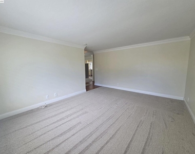 11732 Bloomington Way - Photo Thumbnail 4