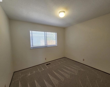 11732 Bloomington Way - Photo Thumbnail 24