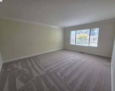 11732 Bloomington Way - Photo Thumbnail 2
