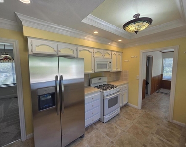 11732 Bloomington Way - Photo Thumbnail 12