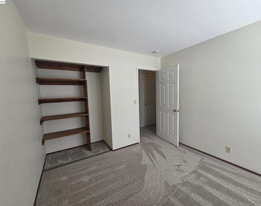 11732 Bloomington Way - Photo Thumbnail 22