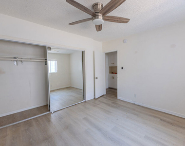 1426 S Orange Grove Avenue - Photo Thumbnail 11