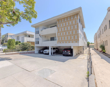 1426 S Orange Grove Avenue - Photo Thumbnail 19