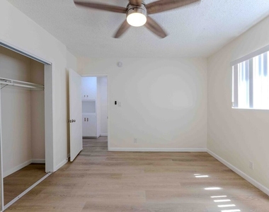 1426 S Orange Grove Avenue - Photo Thumbnail 13