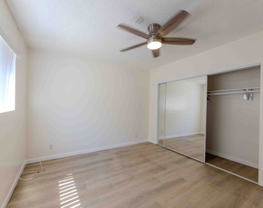 1426 S Orange Grove Avenue - Photo Thumbnail 12