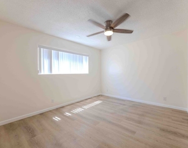 1426 S Orange Grove Avenue - Photo Thumbnail 11