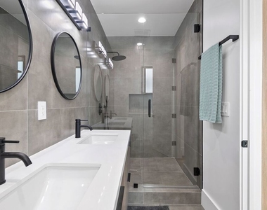 1236 N Spaulding Avenue - Photo Thumbnail 13