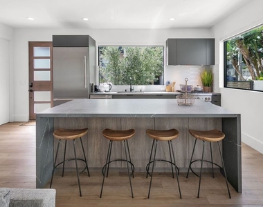 1236 N Spaulding Avenue - Photo Thumbnail 7