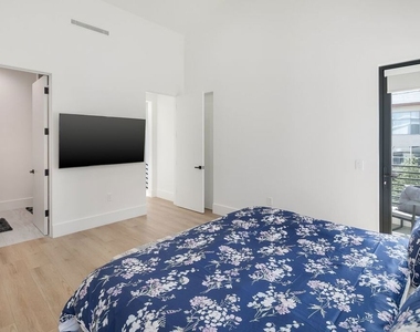 1236 N Spaulding Avenue - Photo Thumbnail 16