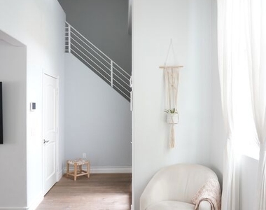 1038 11th Street - Photo Thumbnail 8