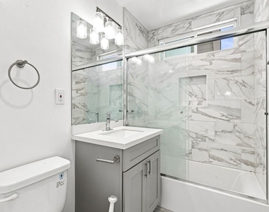 11485 Cumpston Street - Photo Thumbnail 12